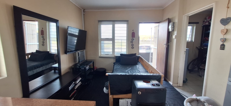2 Bedroom Property for Sale in Pelican Park Western Cape
